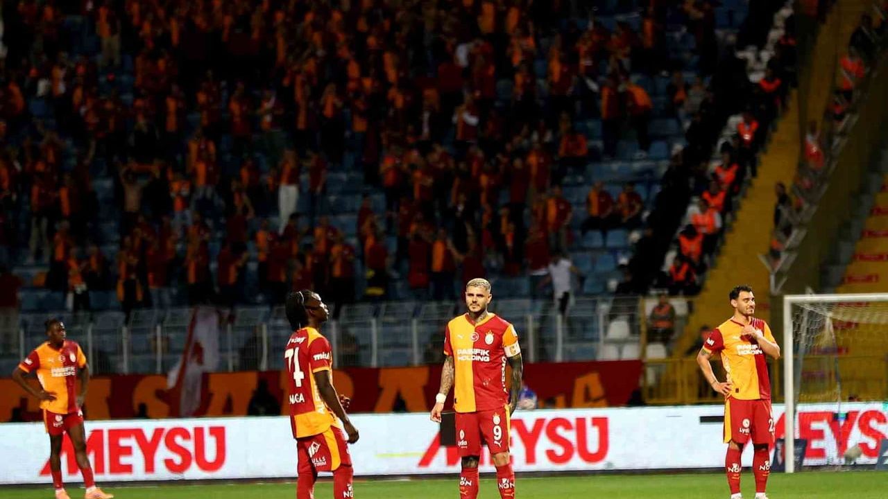 Galatasaray sezonu Kasımpaşa deplasmanında 1-0 mağlubiyetle tamamladı