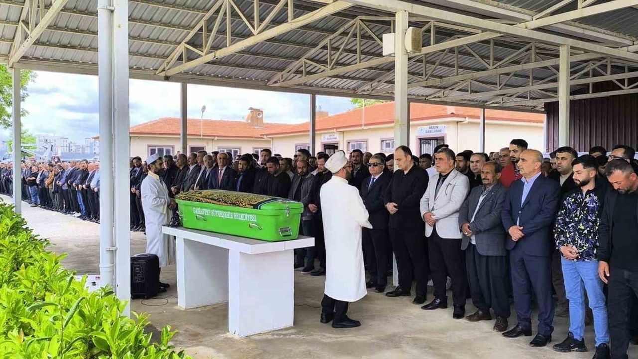 Gaziantep Araban'da Muhtar Tuncay Arslan, Sondaj Trafosunu Onarırken Elektrik Akımına Kapılarak Hayatını Kaybetti