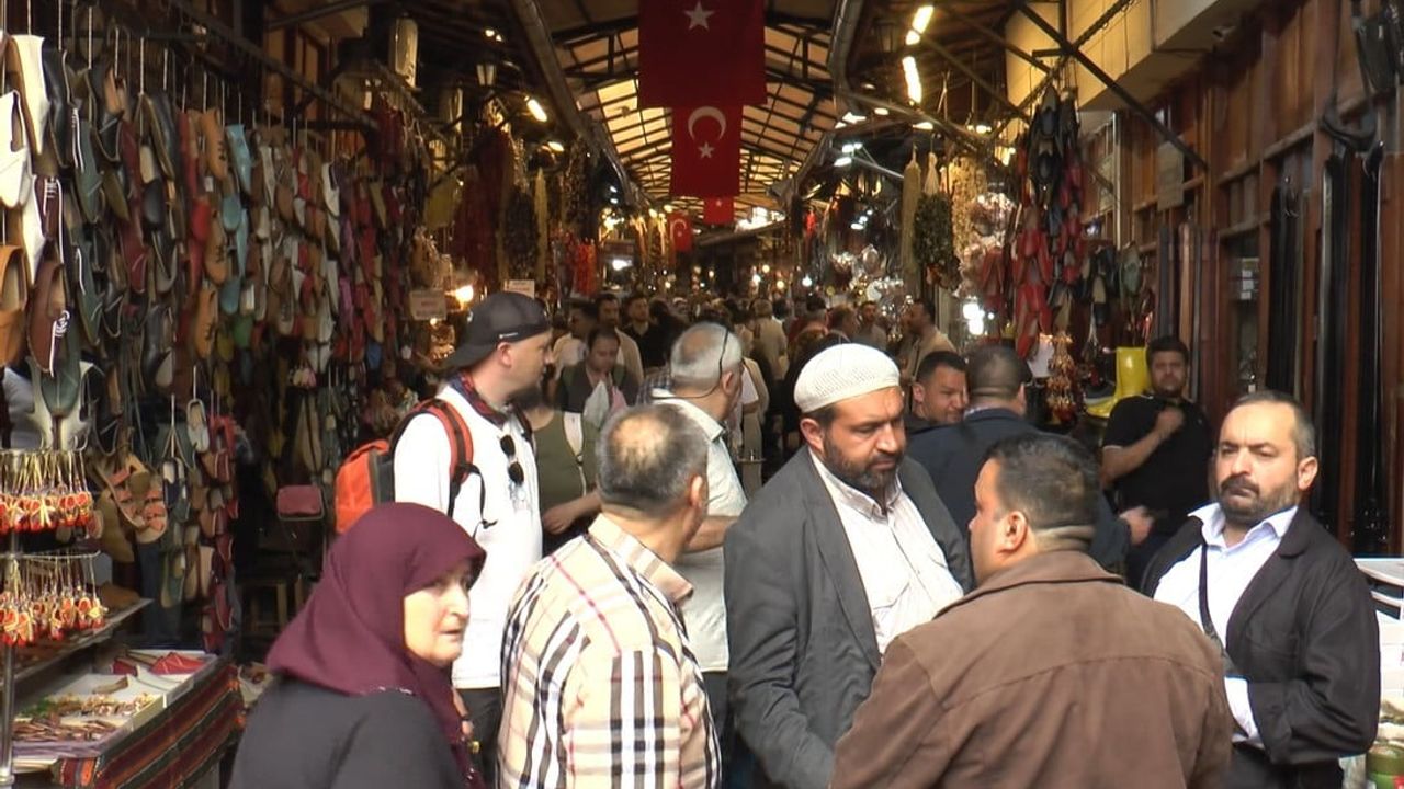 Gaziantep’in tarihi çarşılarında Kurban Bayramı yoğunluğu esnafı memnun etti