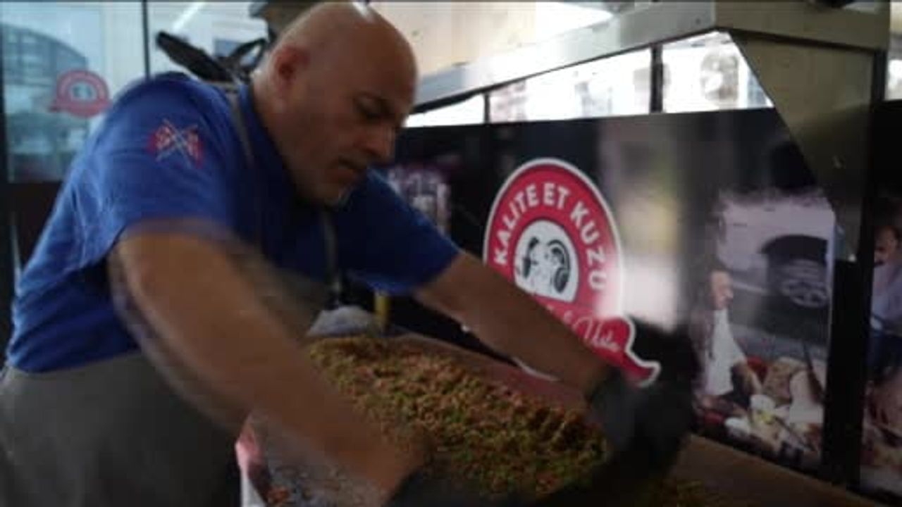 Gaziantep’in tescilli lahmacunu 180-200 TL aralığında satılıyor