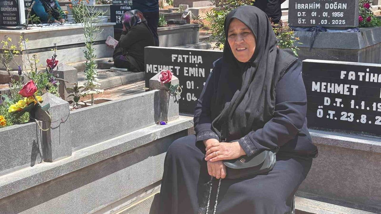 Gaziantep'te Arefe Günü Mezarlık ve Şehitlik Ziyaretlerinde Yoğunluk