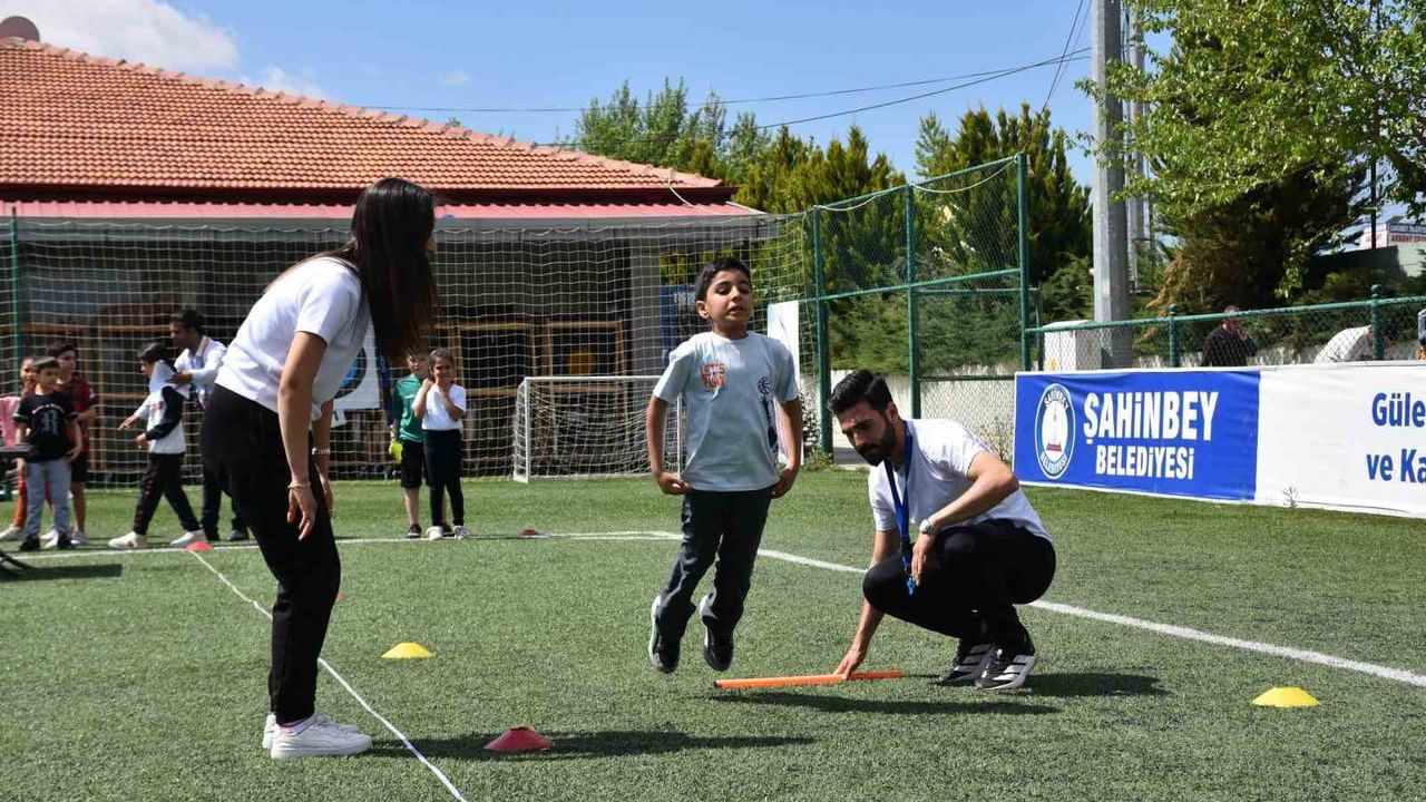 Gaziantep'te Dünya Çocuk Atletizm Günü: 200 Çocuk Atletizmle Buluştu