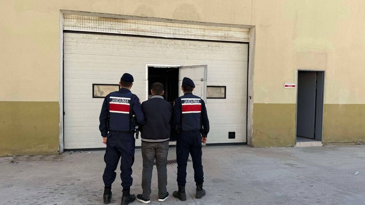 Gaziantep'te hakkında 17 yıl 2 ay kesinleşmiş hapis cezası bulunan şüpheli jandarma tarafından yakalandı