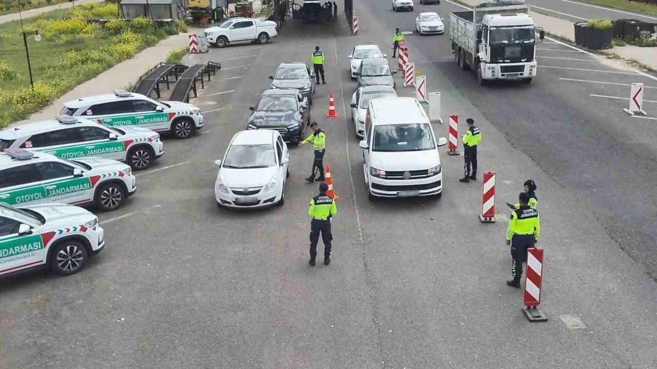 Gaziantep’te jandarmadan huzur-güven uygulaması: 673 aranan şahıs yakalandı