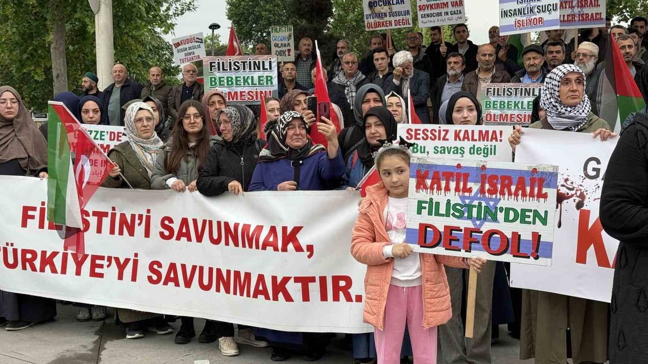 Gazze'ye Yardım Giden Aktivistin Kızı İsrail'i Kınadı