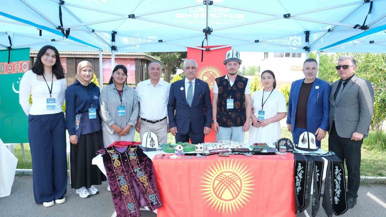 Gebze'de 7 Ülkenin Genç Mühendisleri Türk Dünyası İHA Yarışması'nda Buluştu