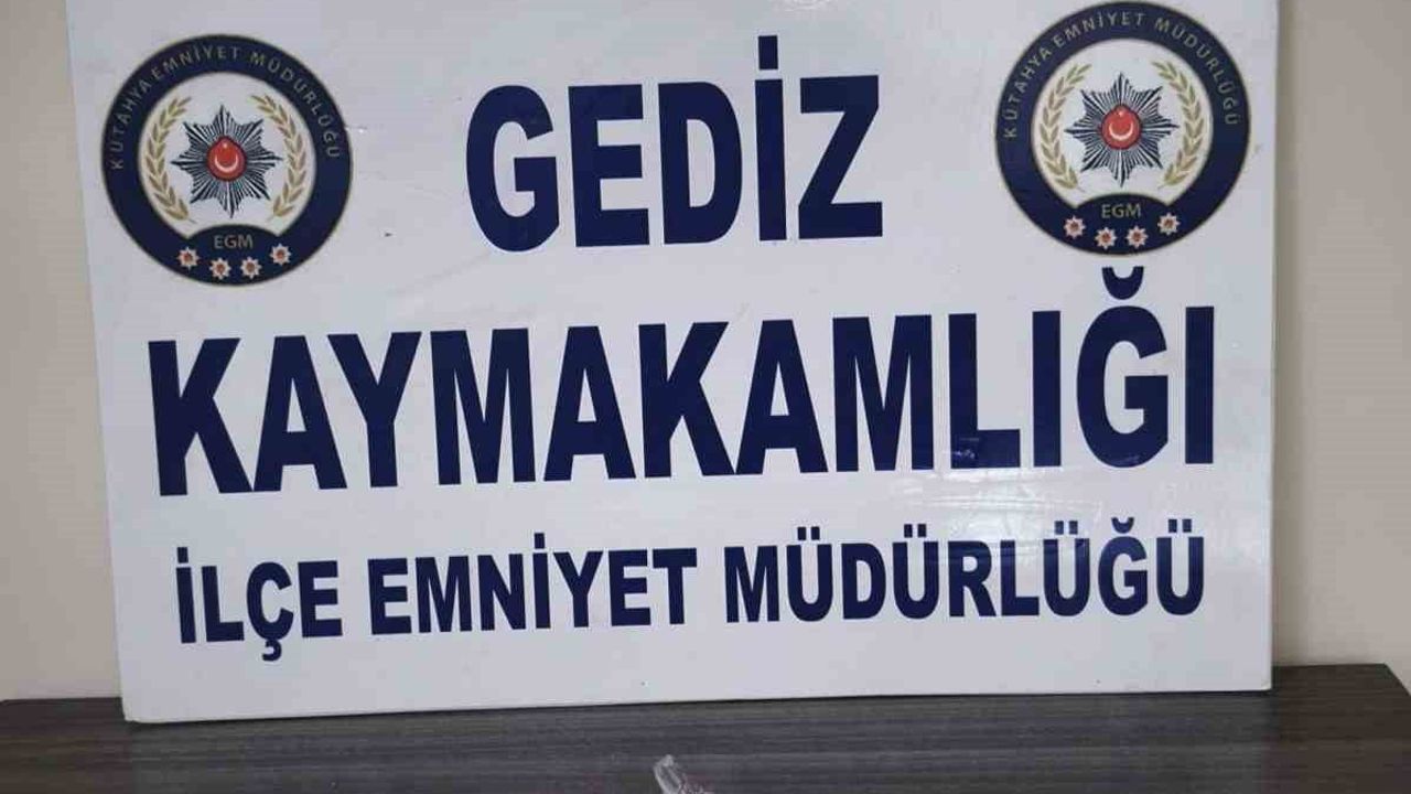 Gediz'de polis operasyonunda U.B. üzerinde kokain ele geçirildi