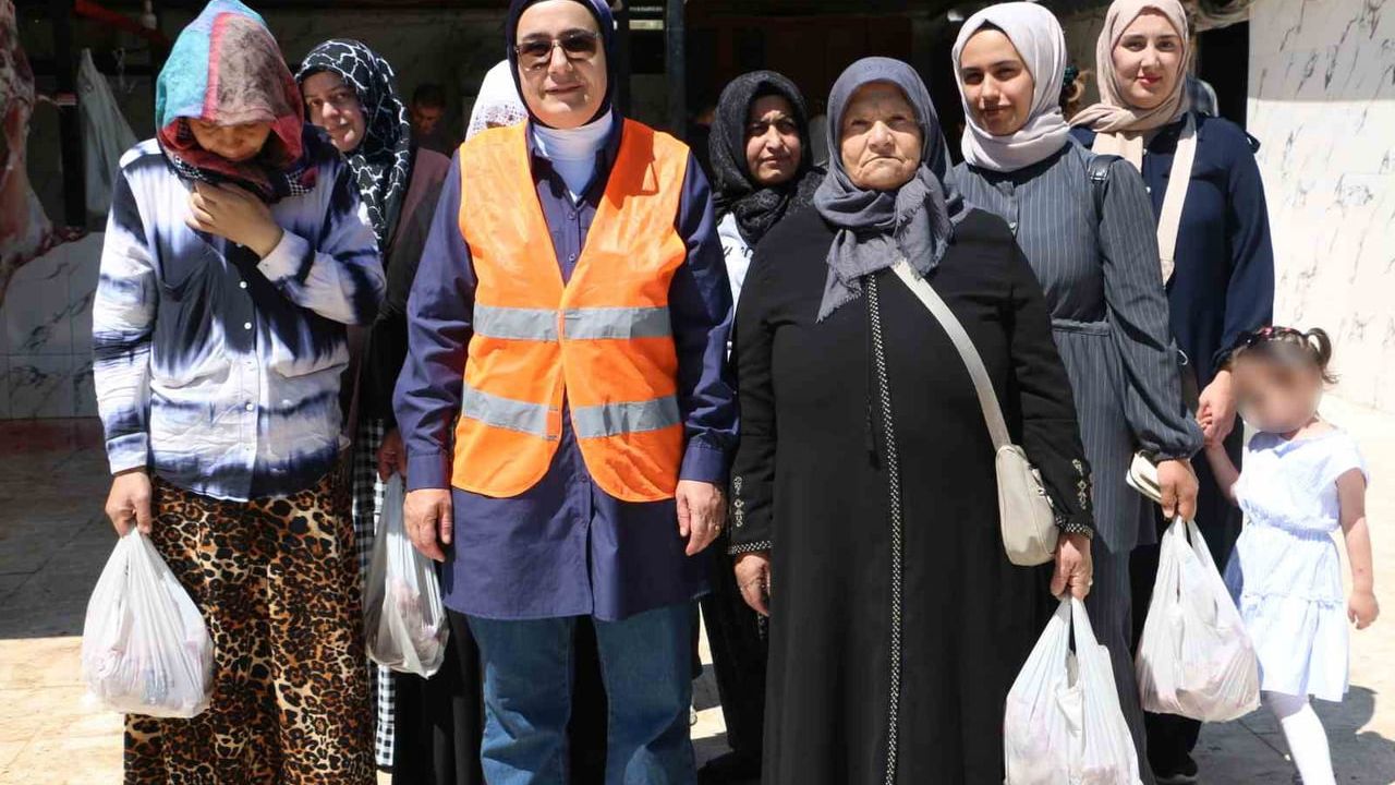 Gerçekler Dünyası Derneği 30 Küçükbaş Kurbanı İhtiyaç Sahiplerine Ulaştırdı