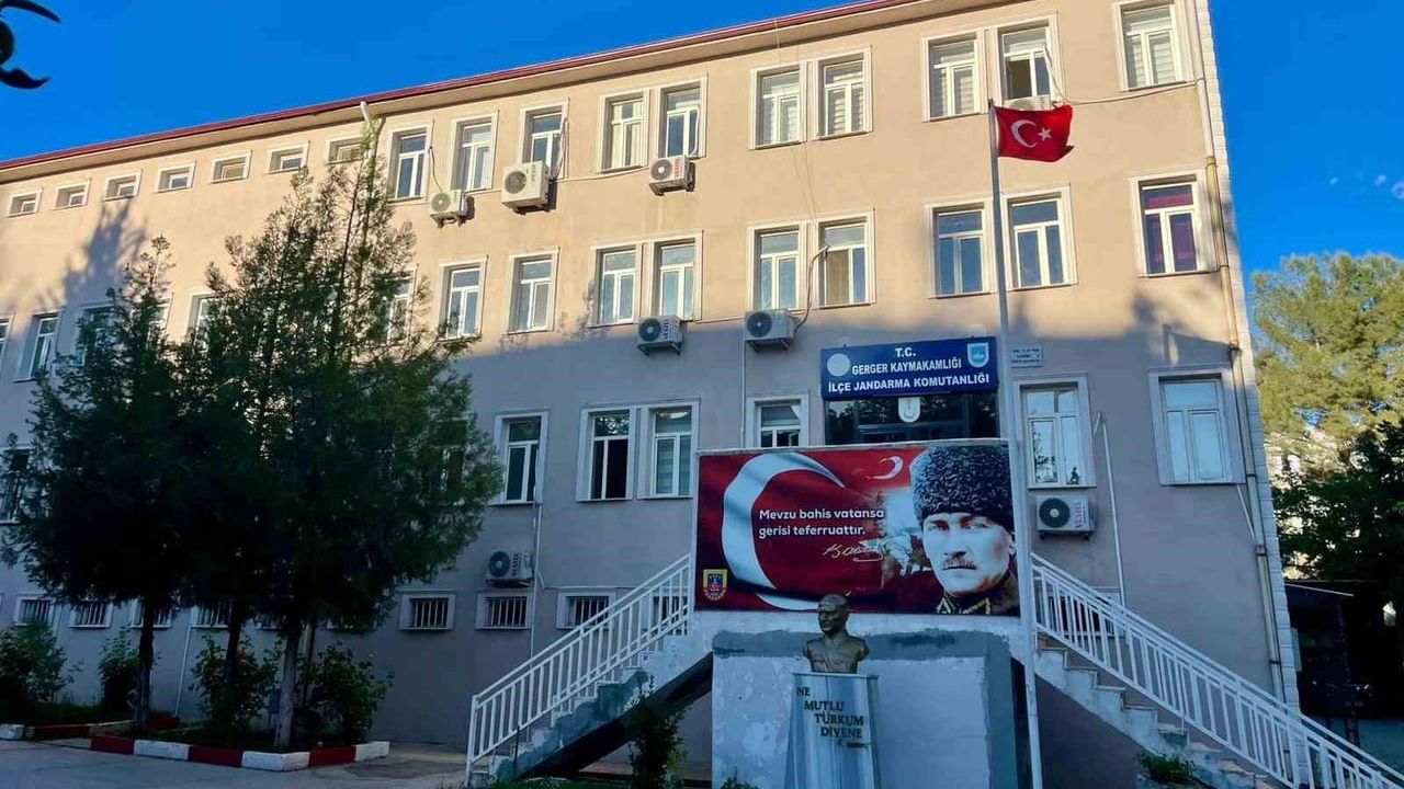 Gerger'de jandarma 5 kilogram uyuşturucu ele geçirdi: 2 kişi tutuklandı