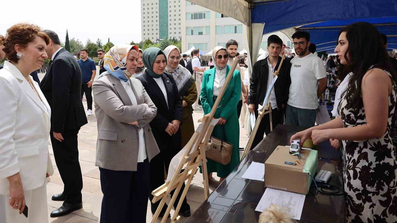 GİBTÜ'de TEKNO-SAĞLIK Günleri-1: Sağlıkta Dijital Dönüşüm Öğrenci Projeleriyle Öne Çıktı