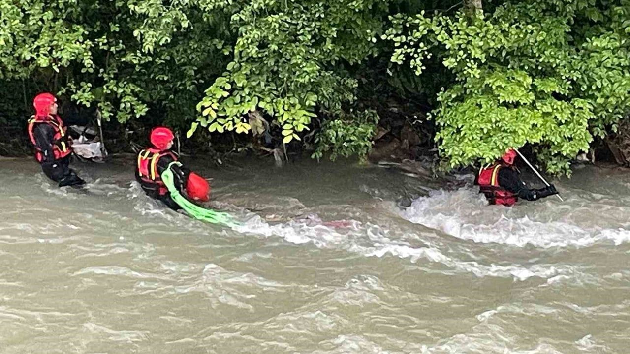 Giresun Kanlıca'da sele kapılan amca ve yeğen: Yeğenin cansız bedenine ulaşıldı, aramalar sürüyor