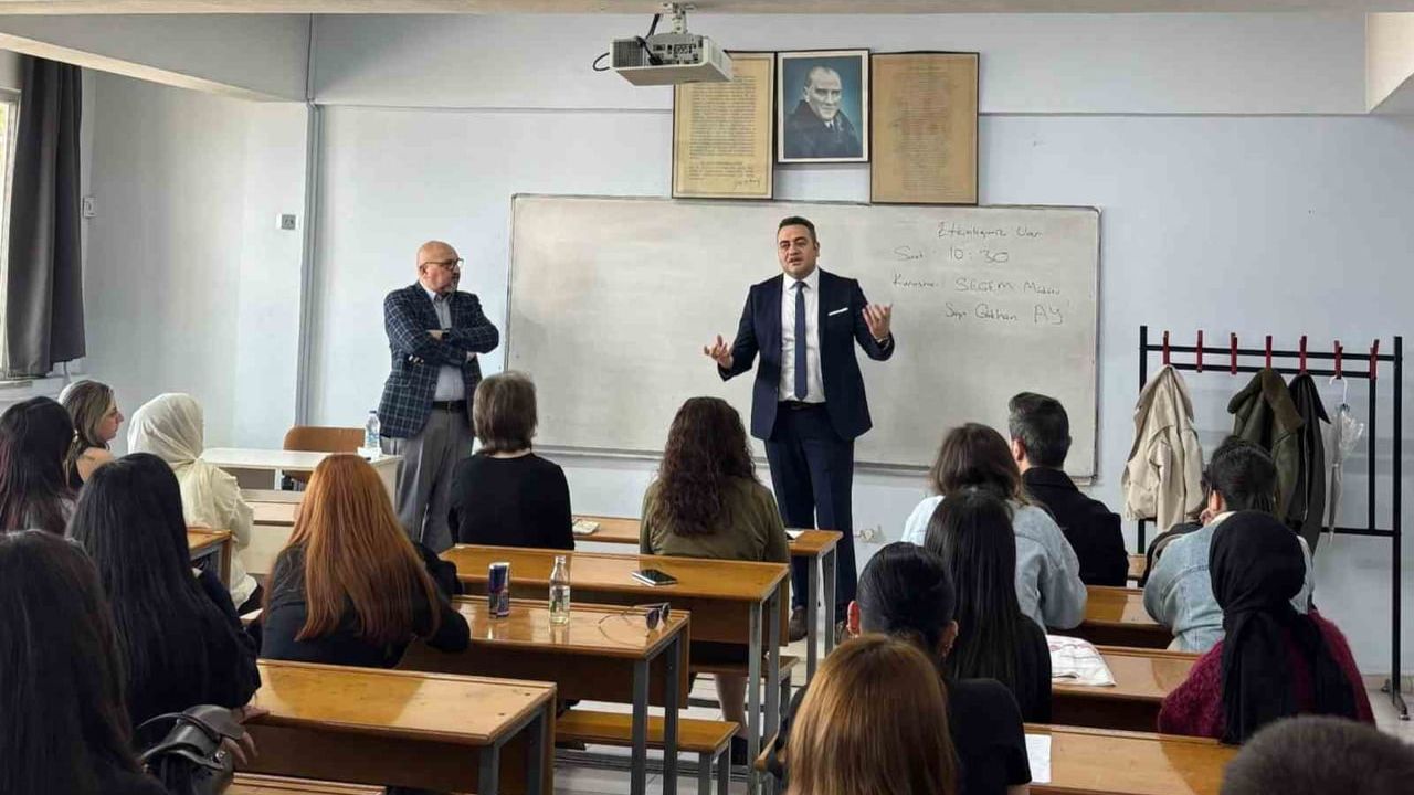 Giresun Üniversitesi'nde SEGEM Müdürü Gökhan Ay, Sigortacılık Öğrencileriyle Buluştu