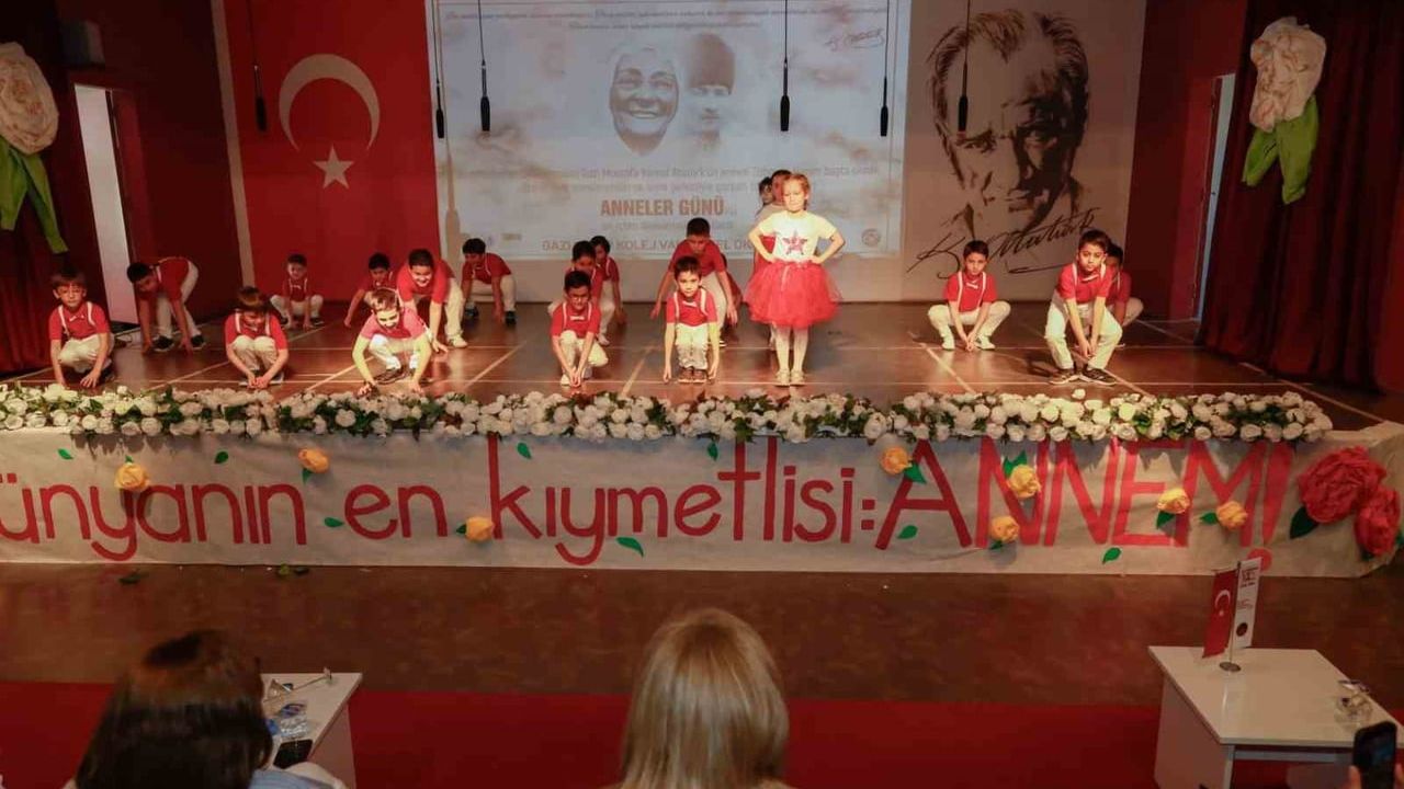 GKV Özel İlkokulu 1. Sınıf Öğrencilerinden 'En Güzel Anne Benim Annem' Etkinliği