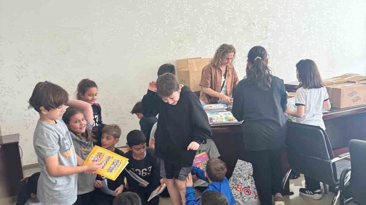 GKV Özel İlkokulu 3. Sınıf Öğrencilerinden Kitap Toplama Kampanyasıyla Dayanışma Örneği