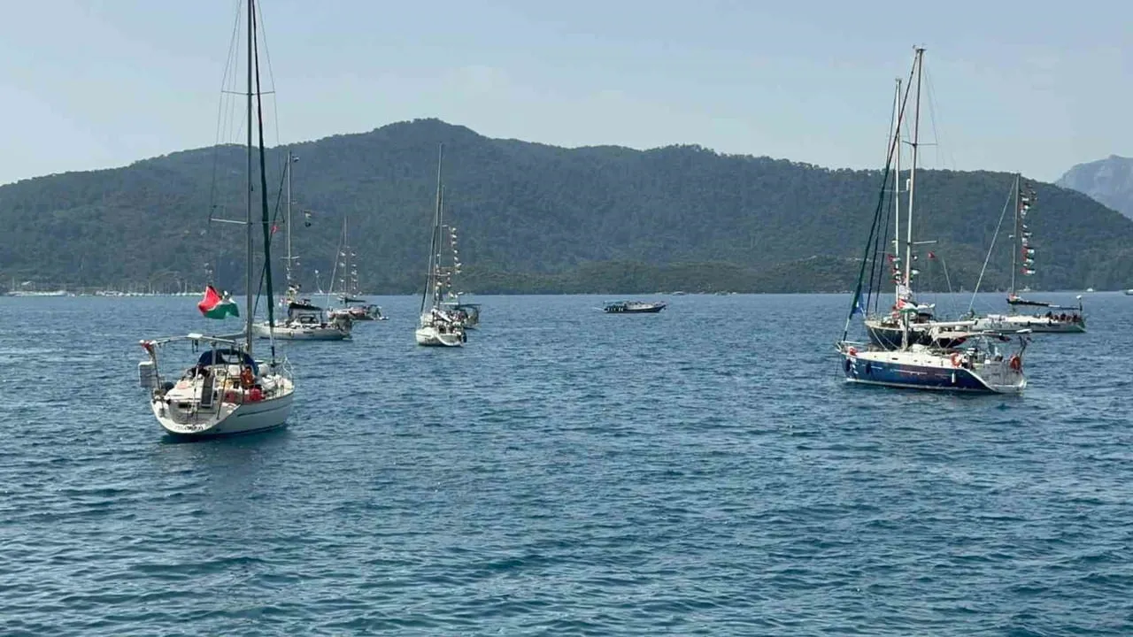 Global Sumud Filosu teknik ihtiyaçlar için Marmaris'e demirledi; aktivistler adliyeye başvurdu