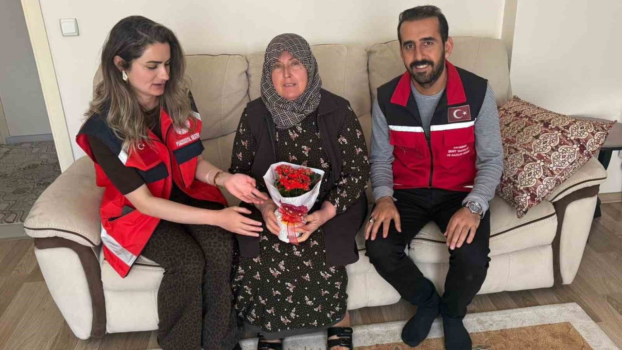 Gölbaşı SHM, Anneler Günü'nde şehit annelerini evlerinde ziyaret etti
