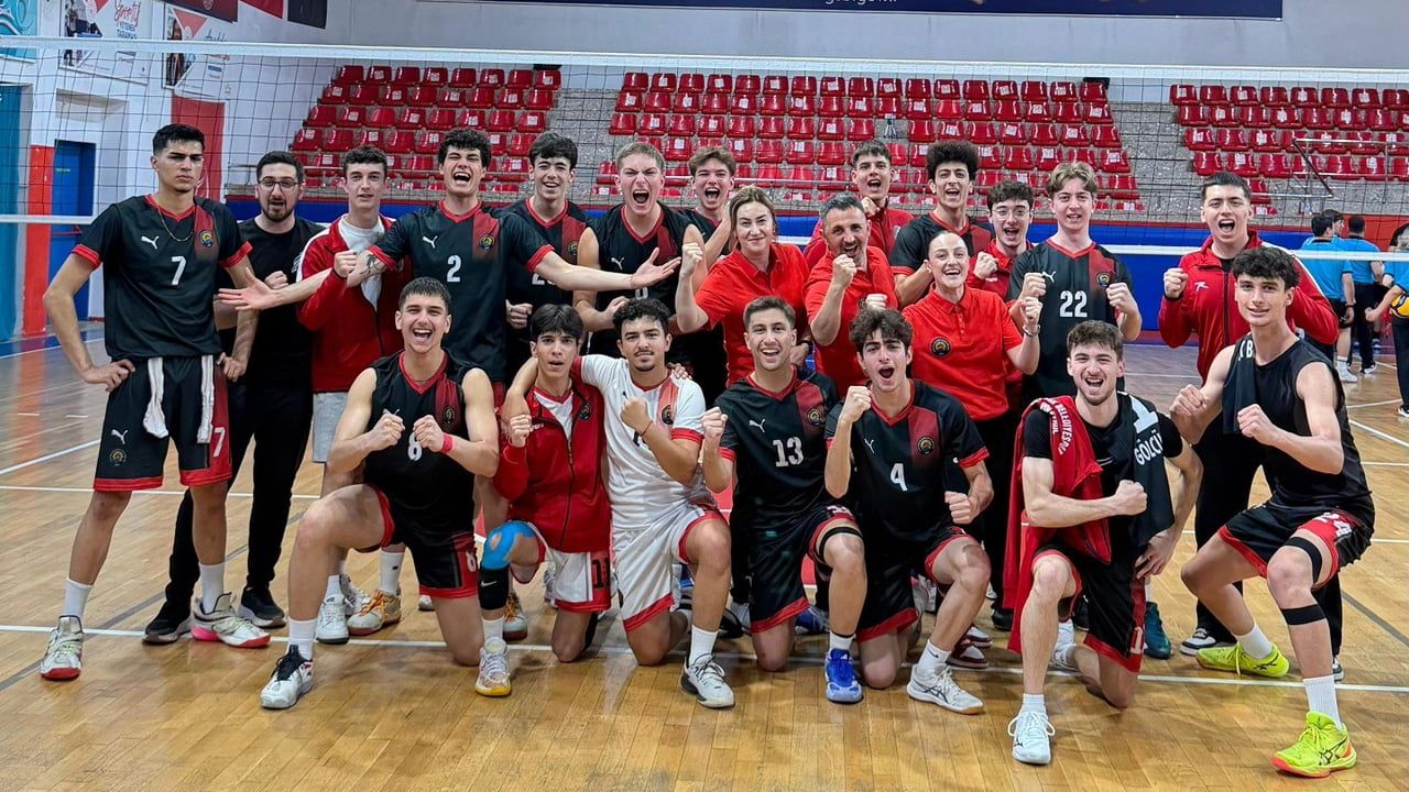 Gölcük Belediyespor Genç Erkek Voleybol Takımı Türkiye Finalleri'ne Yükseldi
