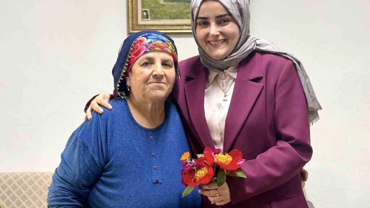 Gölpazarı Kaymakamı Feyza Nur Kılıç, Aktaş Köyü'nde Sebahat Oğuz'un duasını aldı