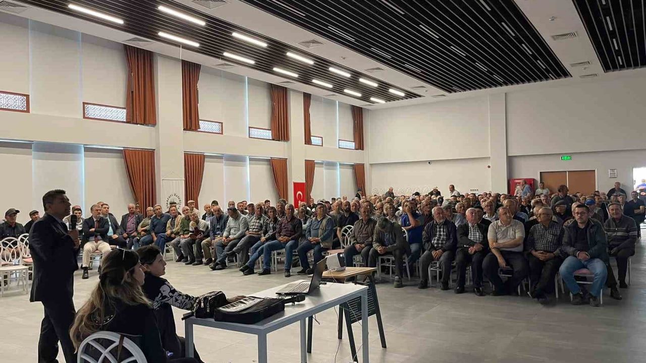 Gölpazarı'nda Çiftçilere B-REÇETE ve Bitki Koruma Eğitimi