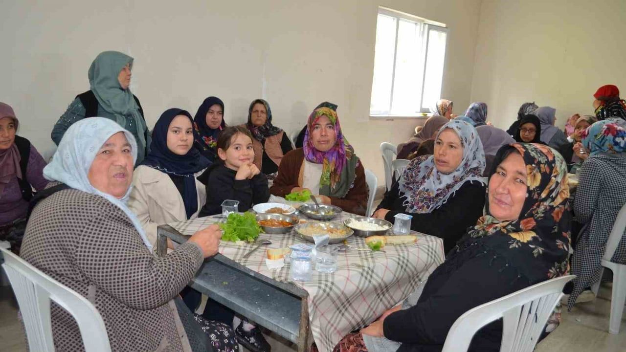 Gördes Köseler Mahallesi'nde Geleneksel Köy Hayrı ve Yeni Mescit Törenle Açıldı