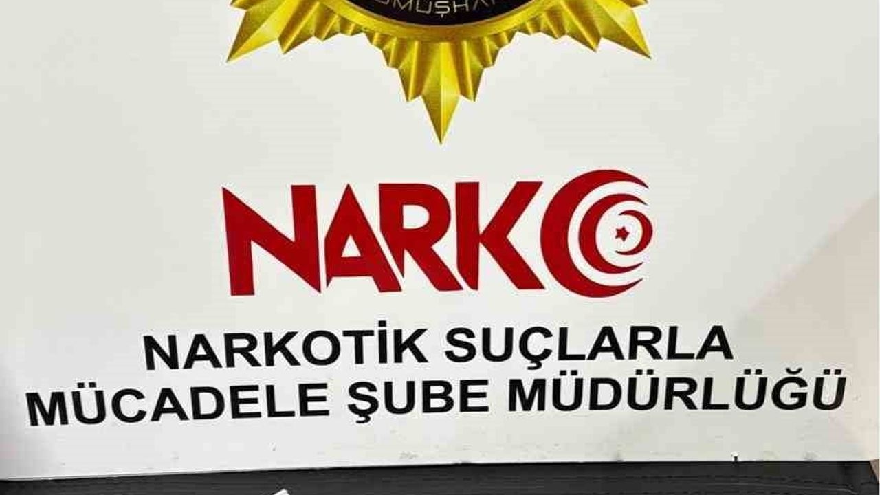 Gümüşhane'de 15 günde şase değiştirilmiş araç, 360 bin makaron ve çok sayıda kaçak malzeme ele geçirildi