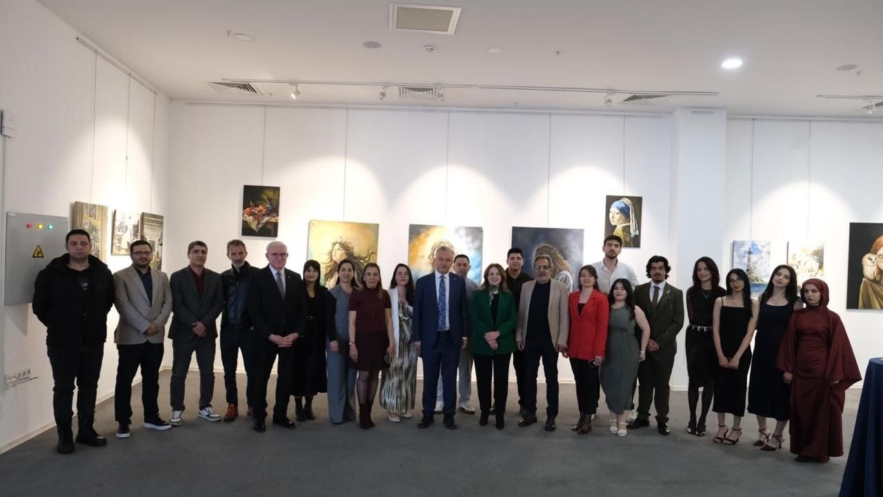 Güzel Sanatlar Öğrencilerinin Mezuniyet Sergisi Erzincan Binali Yıldırım Üniversitesi'nde Açıldı