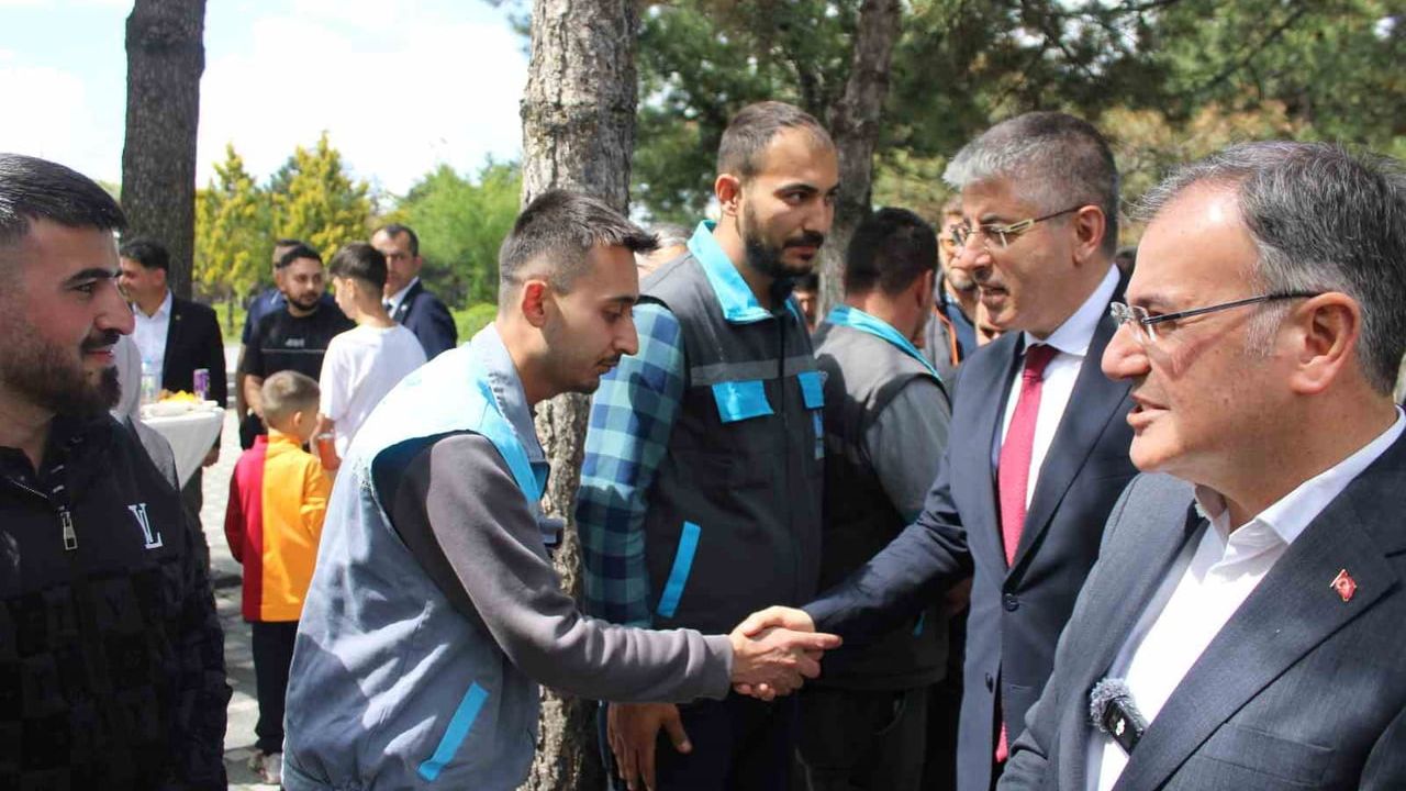 Hacılar’da 15 Temmuz Şehitler Parkı’nda Kurban Bayramı bayramlaşma programı