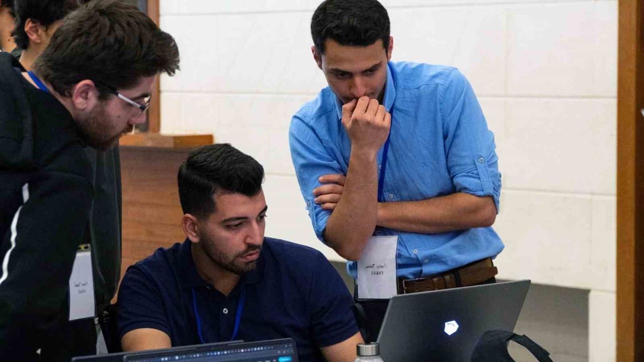Hackathon 26: Genç Yazılımcılar Muğla’da Akıllı Şehir Çözümleri Geliştirdi