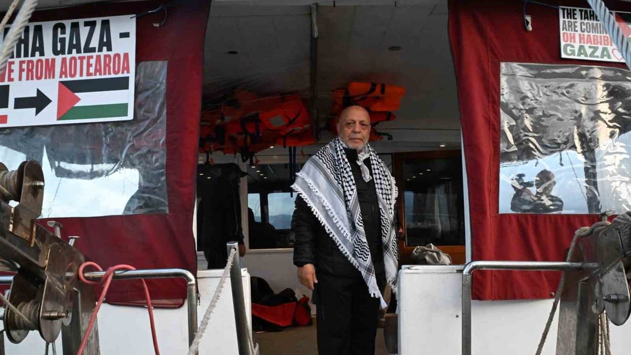 HAK-İŞ Başkanı Mahmut Arslan Global SUMUD Filosuyla Meis Adası'nda Vicdan Yolculuğunu Sürdürüyor