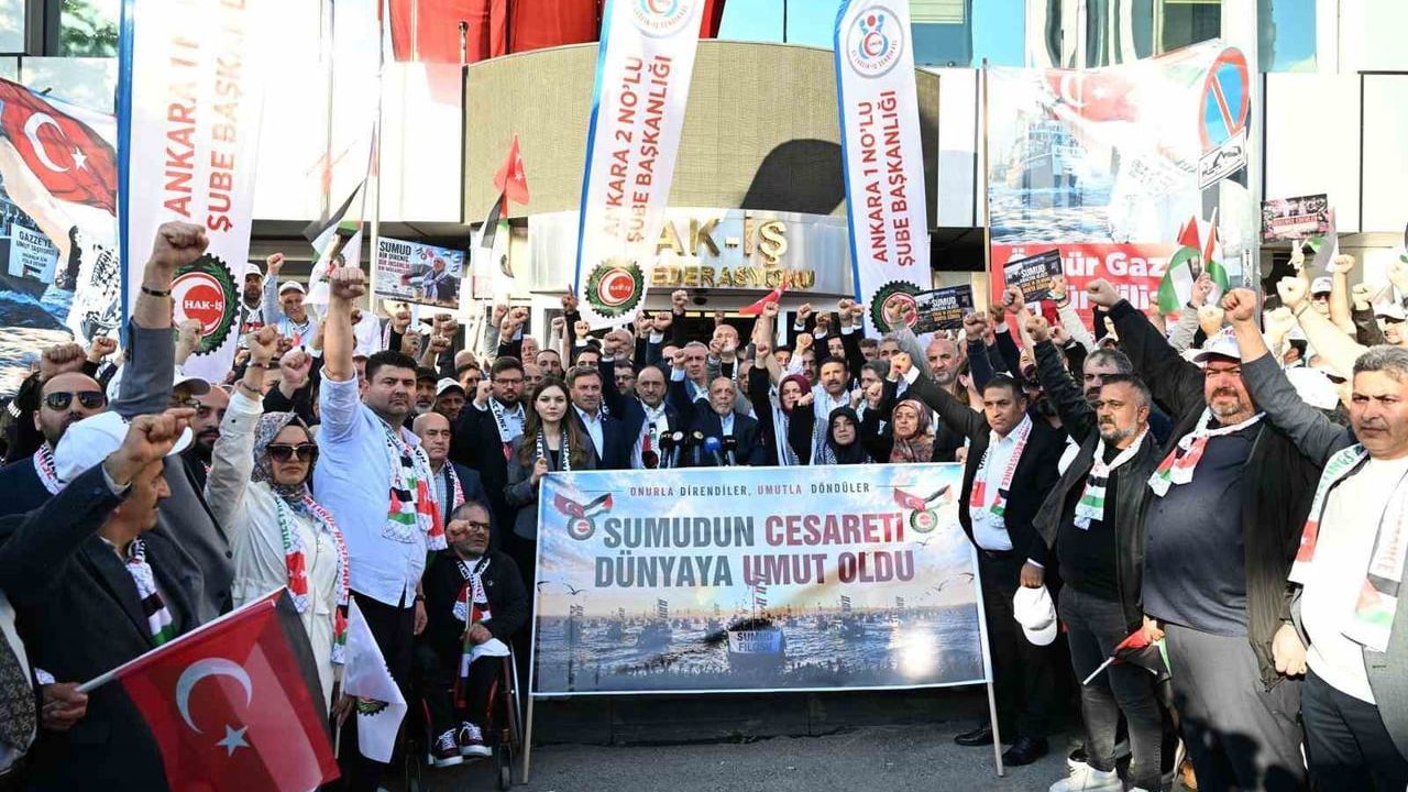 HAK-İŞ Genel Başkanı Mahmut Arslan, Sumud Filosu dönüşünde HAK-İŞ ve Hizmet-İş tarafından karşılandı