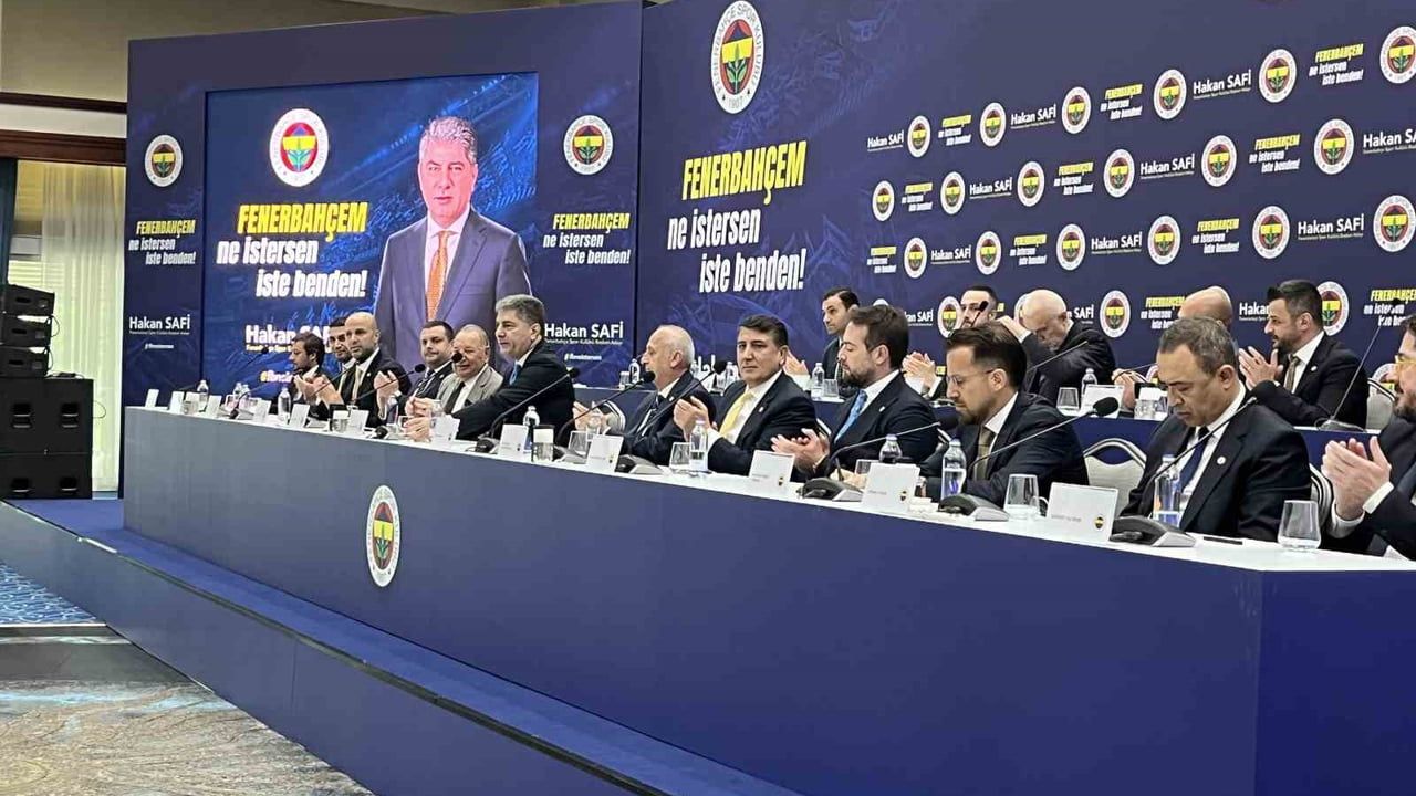 Hakan Safi: Kadıköy atmosferini yeniden kurup 'tarihin en iyi kadrosu'nu kurma sözü verdi