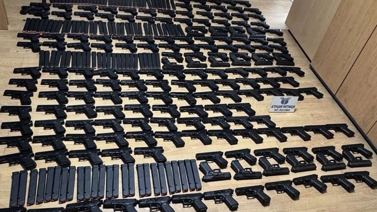 Hamzabeyli sınırında tırda 198 kaçak tabanca ve 120 fişek ele geçirildi