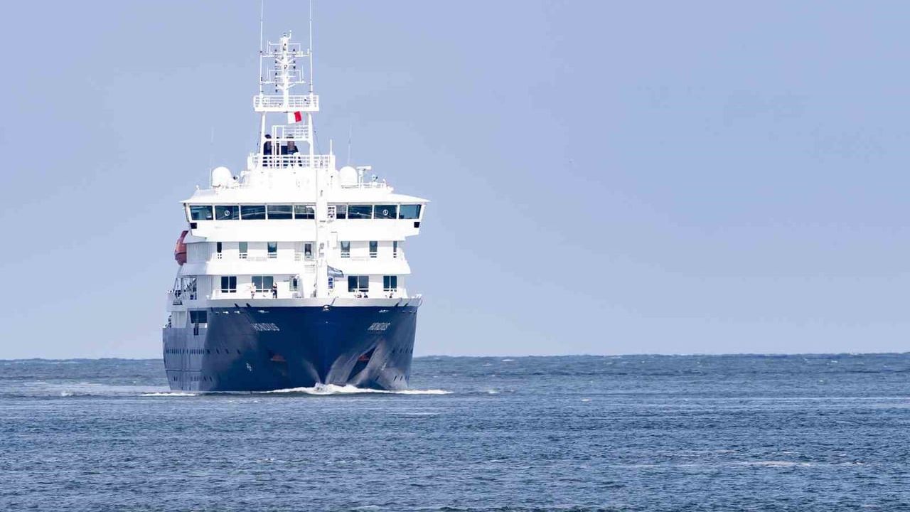Hantavirüs salgınının görüldüğü MV Hondius yolcu gemisi Rotterdam’a geldi