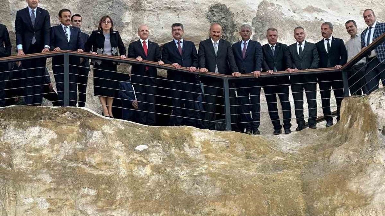 Hasankeyf’te 'Kadim Şehirler Yolu' tanıtıldı — Batman-Şırnak İpek Yolu temalı rota başlatıldı