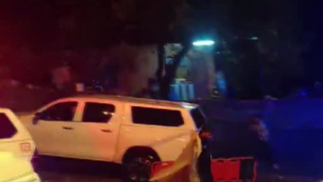 Hatay Antakya'da göçük: Göçük altında olduğu iddia edilen 2 kişi için kurtarma çalışmaları sürüyor