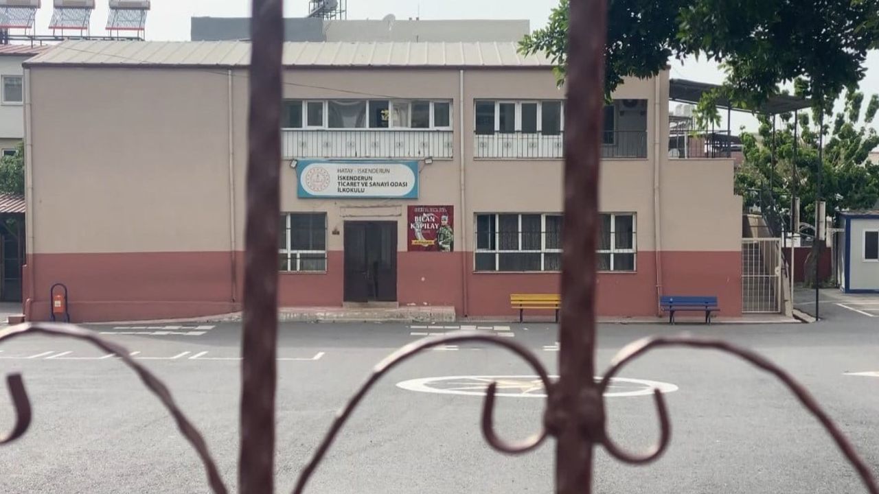 Hatay'da 7 yaşındaki öğrenciyi öğretmenlerin Hemlich manevrası kurtardı