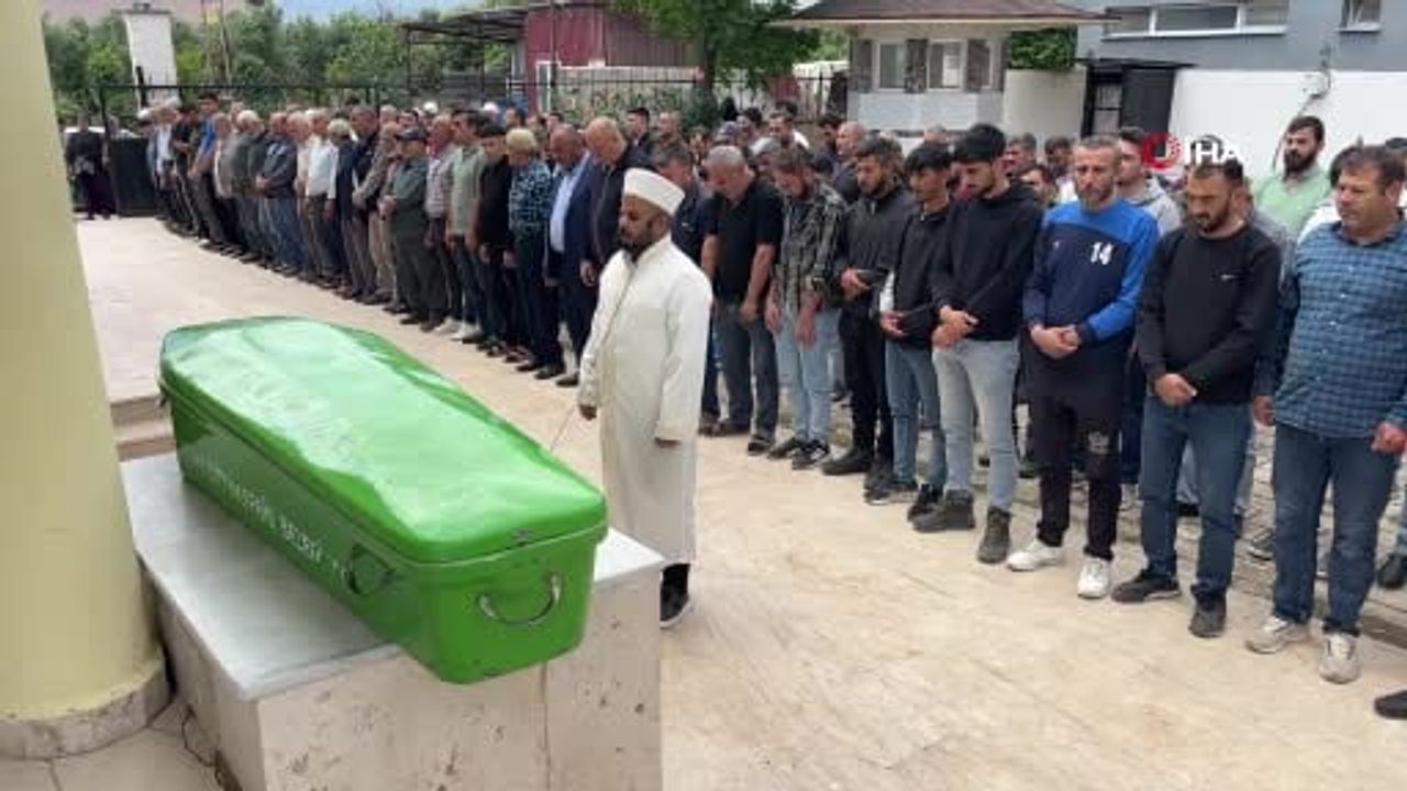 Hatay’da heyelanda yaşamını yitiren 15 yaşındaki Abdulhanan Elmuhammed son yolculuğuna uğurlandı
