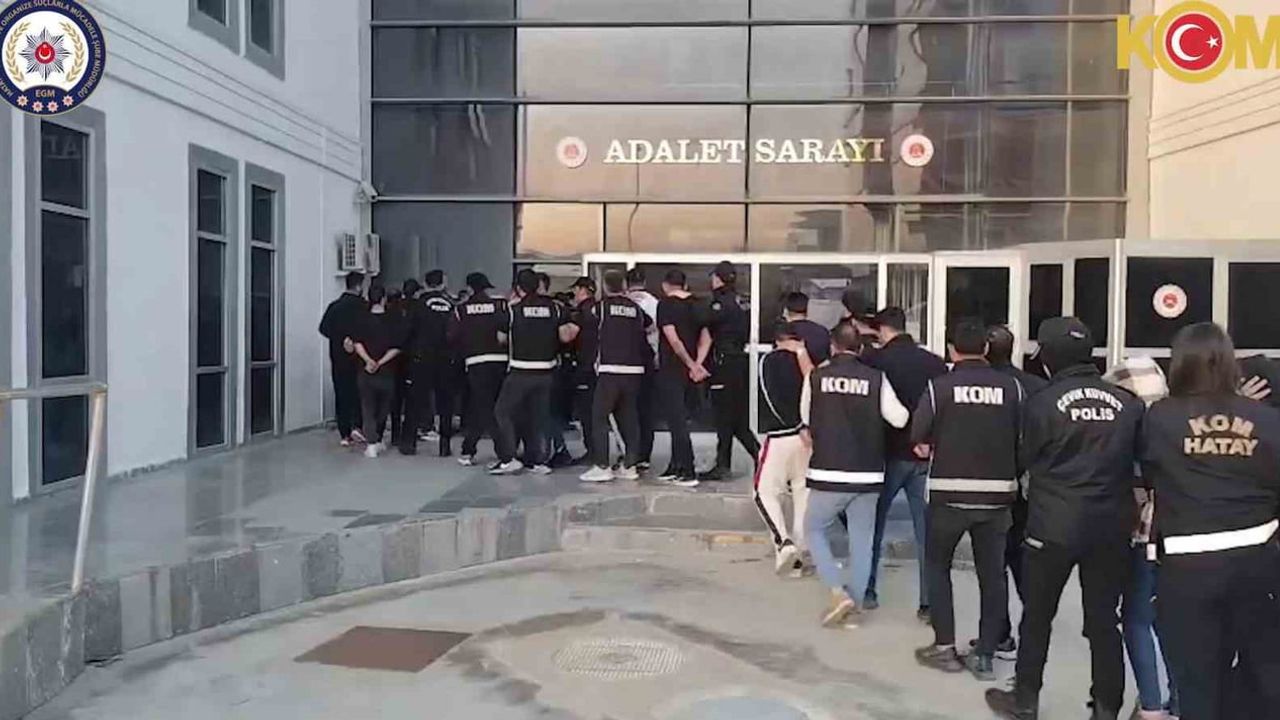 Hatay'da 'koruma' adıyla esnafı haraca bağladığı ve kadınlara zorla fuhuş yaptırdığı iddia edilen örgüte operasyon: 28 tutuklama