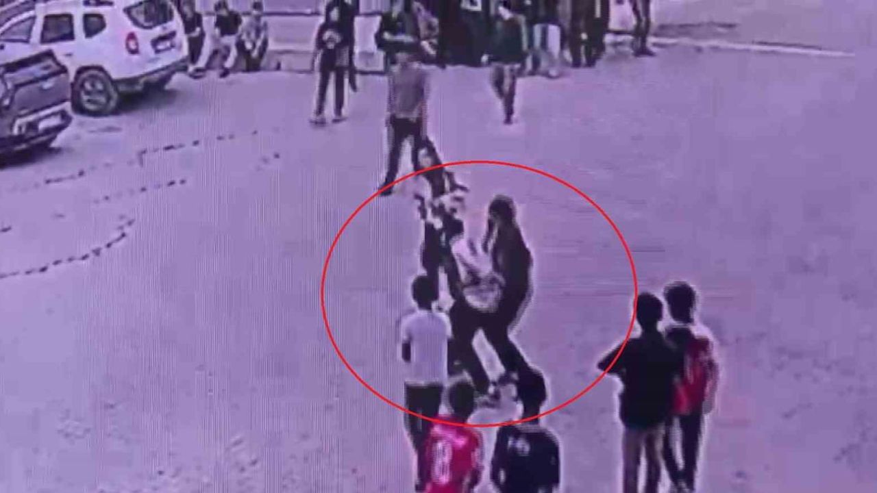 Hatay'da öğretmenin Heimlich manevrası, boğazına poğaça kaçan öğrenciyi kurtardı