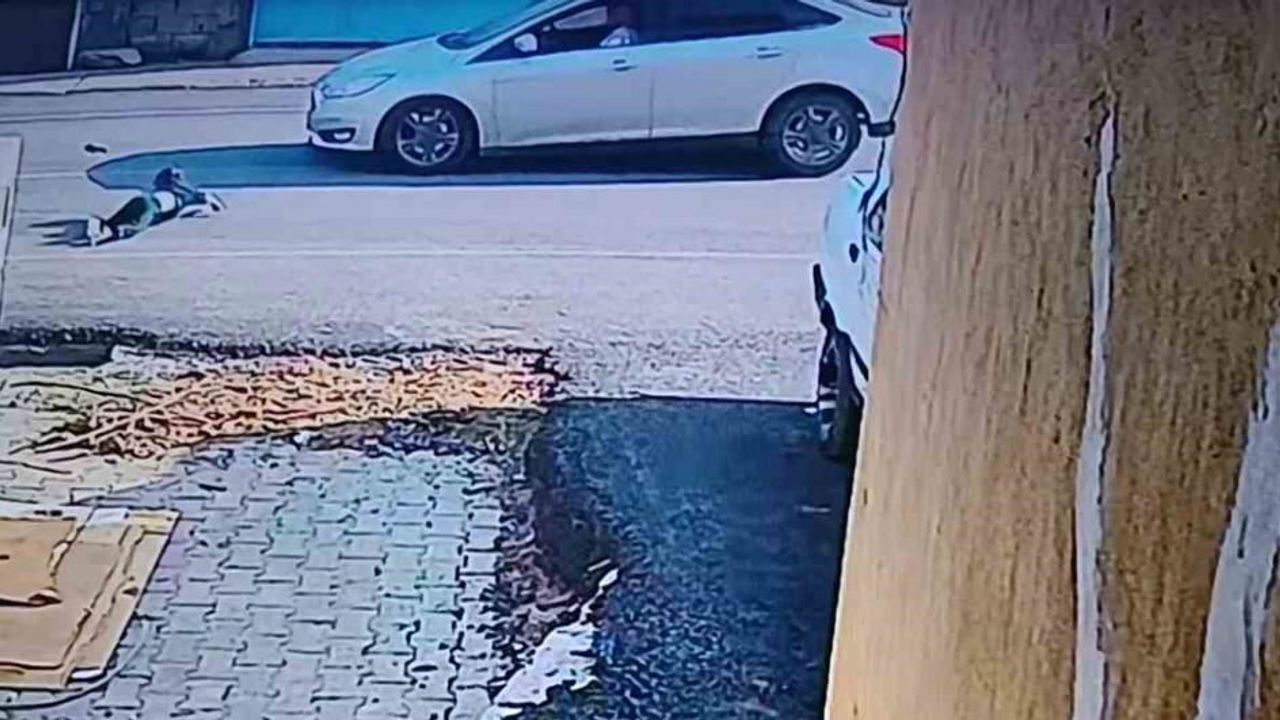 Hatay'da oyun sırasında yola fırlayan 5 yaşındaki kız otomobil çarpması sonucu yaralandı