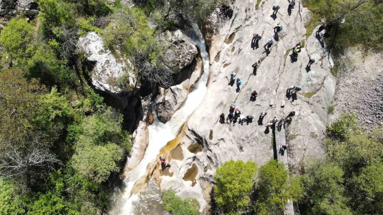 Hattuşa’da 2. Hitit Yolu Gençlik Yürüyüşü: 7 Bin Yıllık Tarihle Doğanın Buluşması