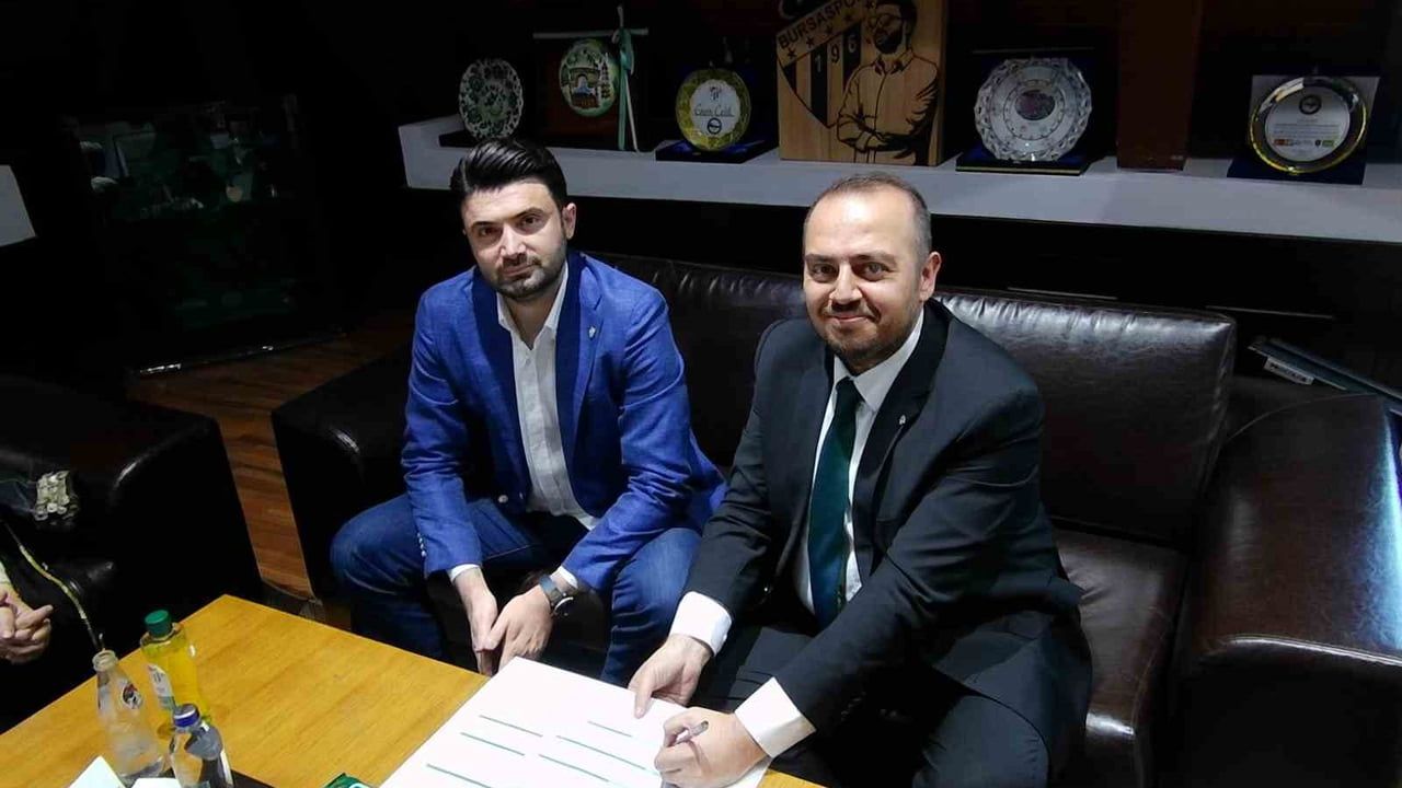 Hayat Hastanesi, metro istasyonlarının isim haklarının ardından Bursaspor Vakfı’na üye oldu