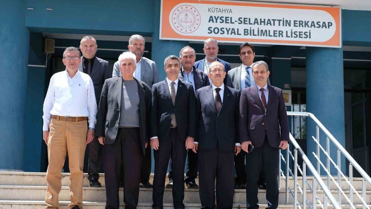 Hayat Sağlık Grubu 48. kuruluş yılında Kütahya’da gençlerle buluştu