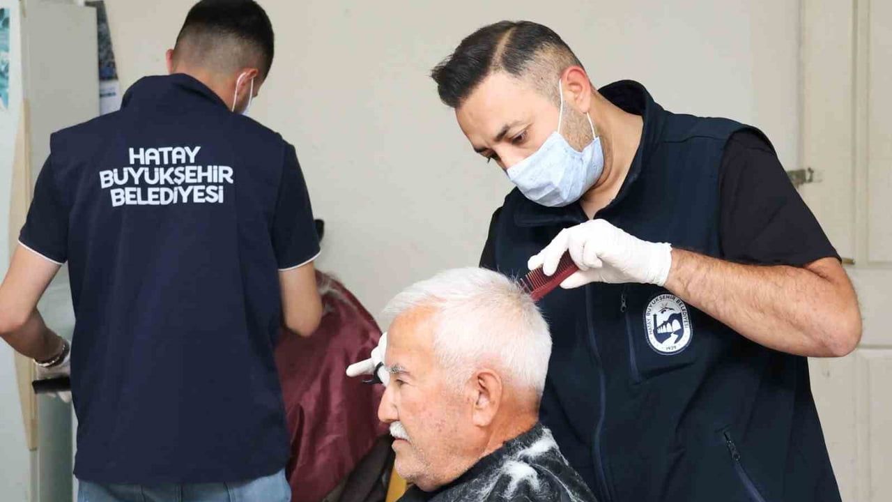 HBB’den Kurban Bayramı Öncesi 65 Yaş Üstü, Engelli ve Yatağa Bağlı Vatandaşlara Evde Berber ve Kuaför Hizmeti