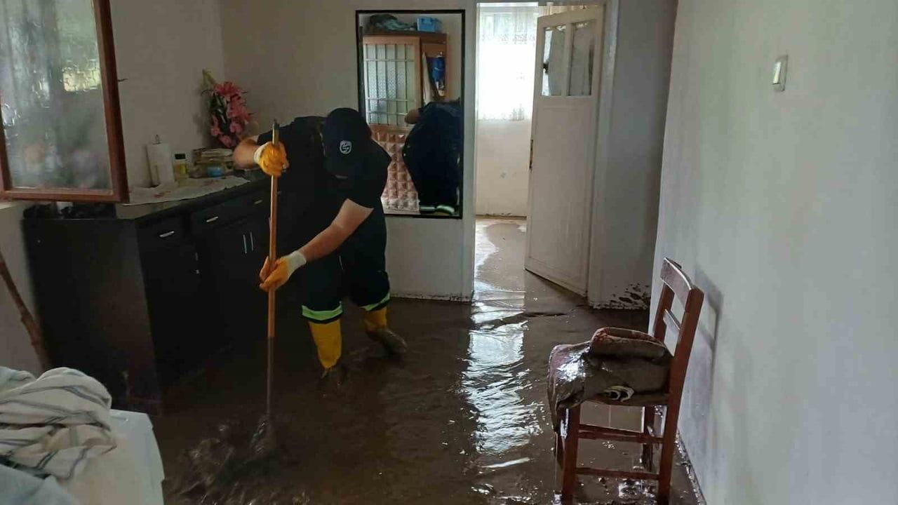 HBB ekipleri Dörtyol'da su baskını ve taşkın riskine karşı teyakkuzda
