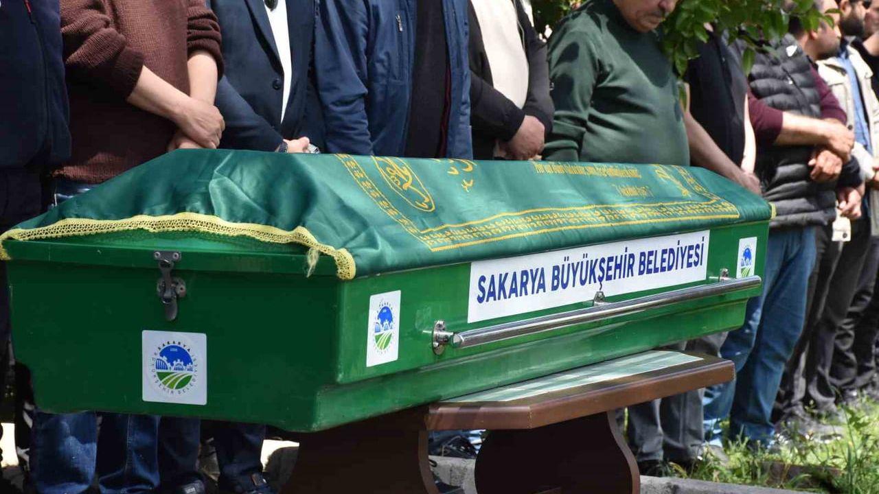 Hendek'te silahlı çatışmada hayatını kaybeden otel sahibi uğurlandı