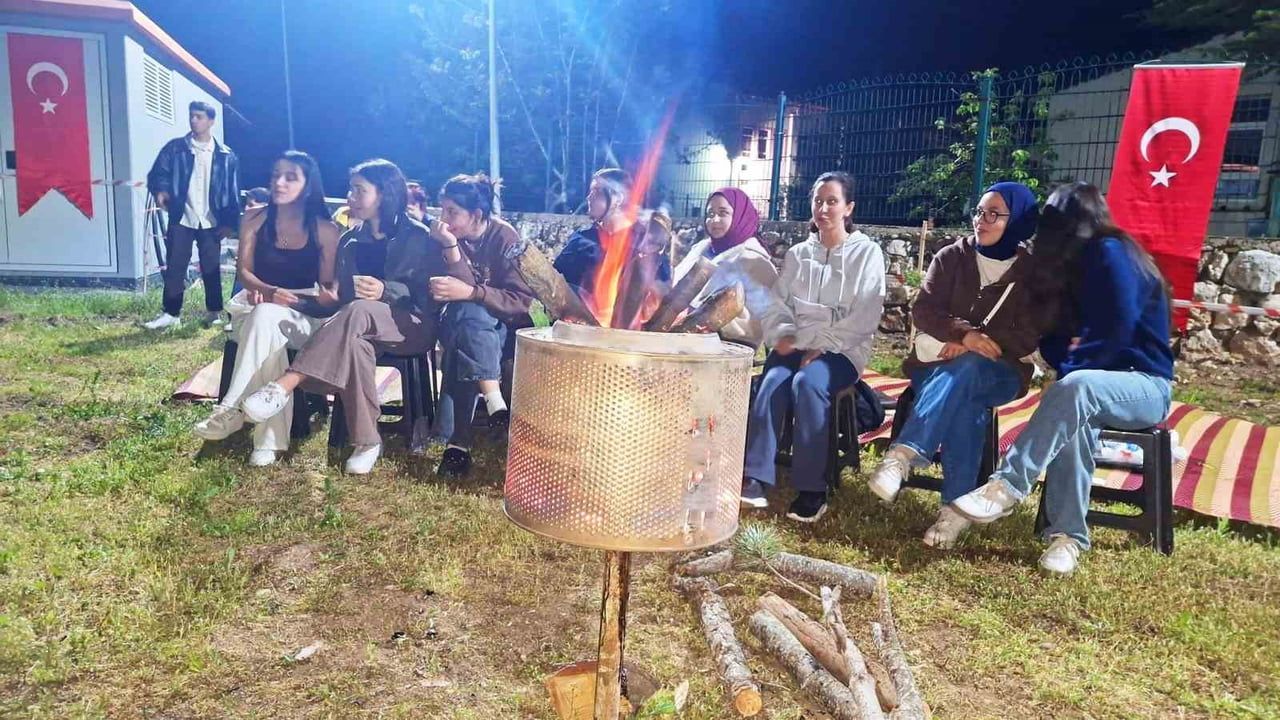 Hisarcık'ta Gençlik Haftası kapsamında kültür ve sanat programı düzenlendi