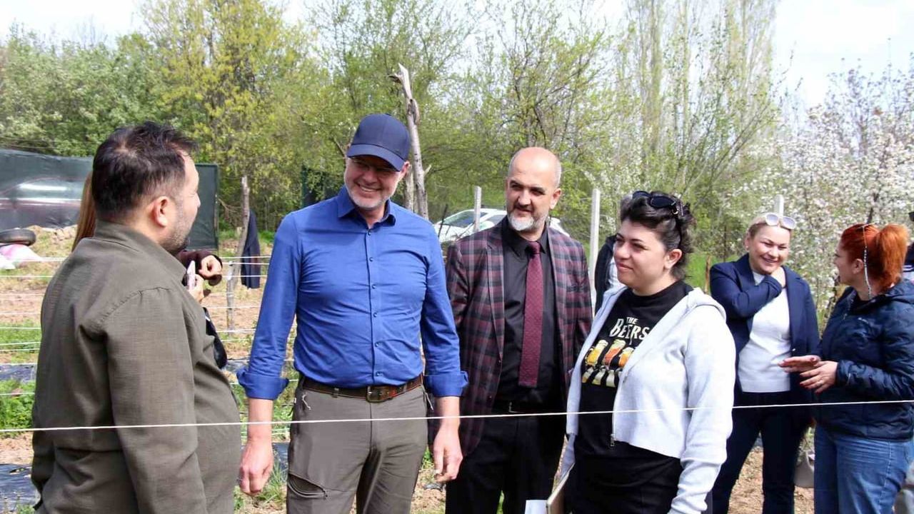 Hollandalı Heyet Kütahya’da Blueberry Yatırımlarını Yerinde İnceledi