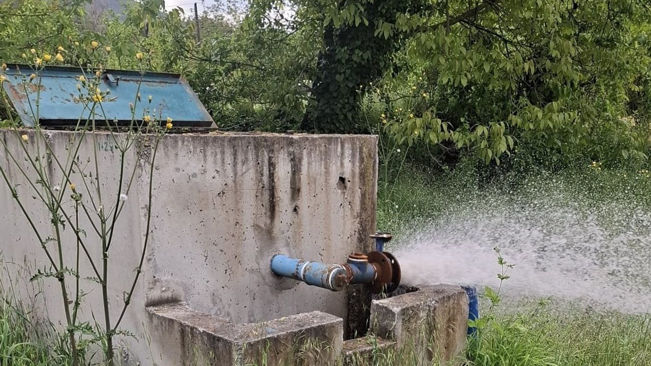 Honaz'da çiftçi, izinsiz olduğunu iddia ettiği sulama hattına yeniden zarar verdi