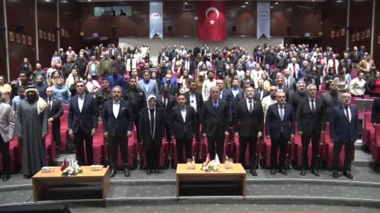 Hulusi Akar: Eğitimi güç, beka ve refahın istikrarı için olmazsa olmaz görüyoruz